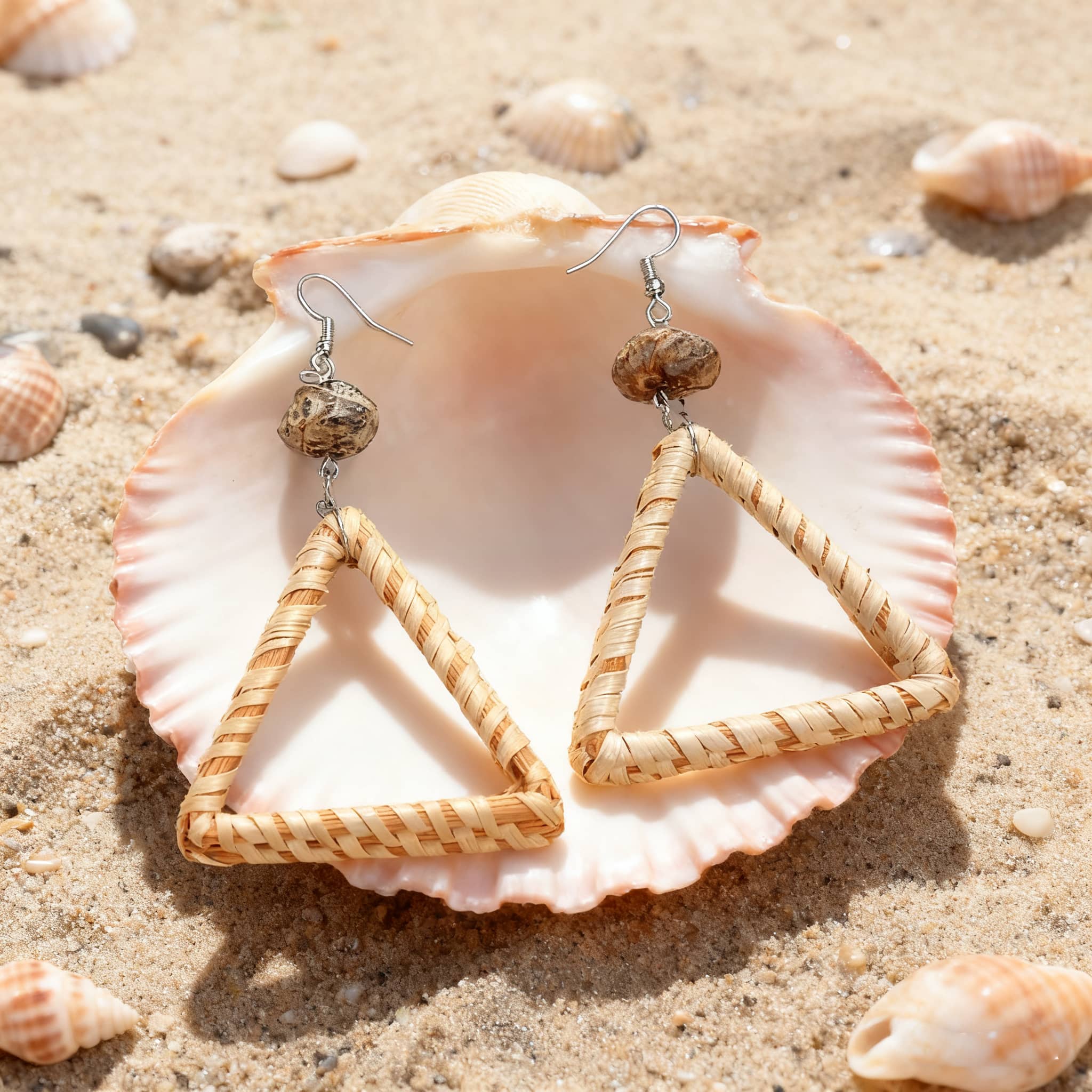 Calm woven triangle earrings with natural textures and beads, perfect for beach-inspired fashion