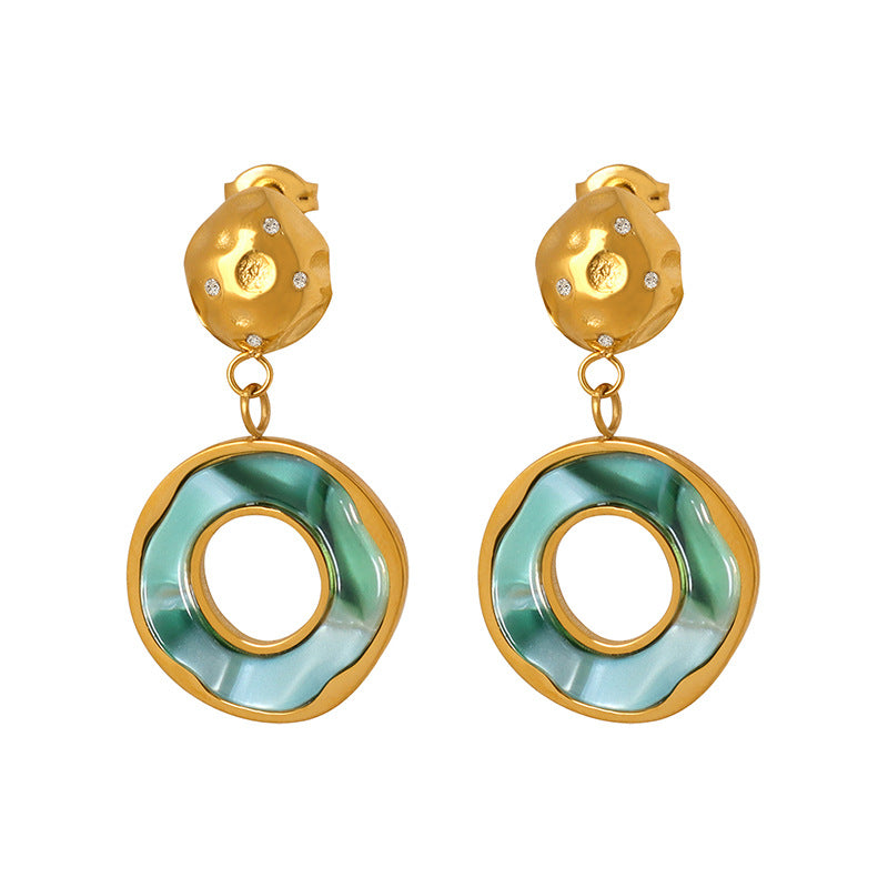 Calm green lake reflection earrings with gold accents and circular design by 我的商店