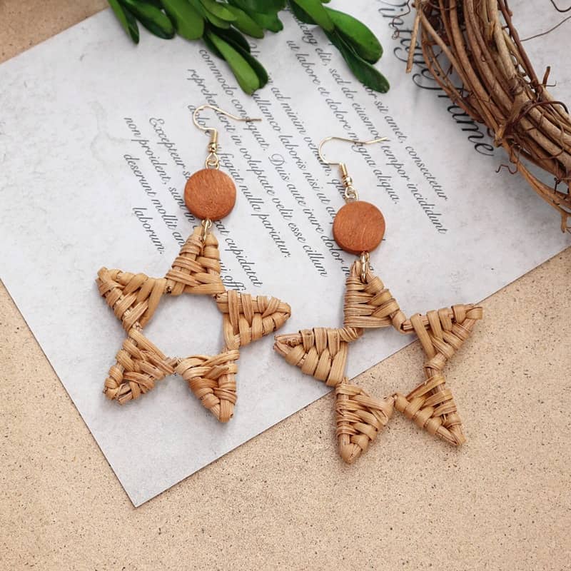 Wood and bamboo star earrings with natural textures for a stylish and eco-friendly look